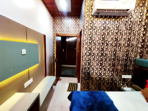 Vrindavan Hotel | Shri Banke Bihari Seva Sadan Vrindavan