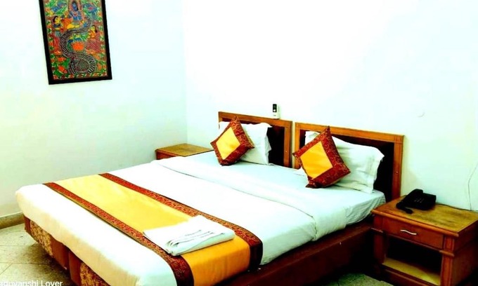 Varanasi House | Shri Kunj Hotel and Home Stay