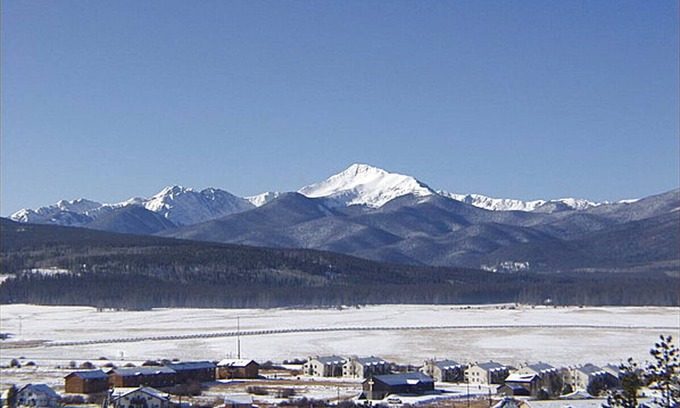 Fraser Condo | Shuttle Route + Private Garage - Amazing Views of Byers Peak - Pet Friendly, Washer/Dryer