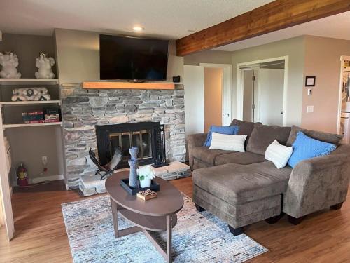 Bellaire House | Shuttle to Schuss Mnt! Sleeps 10!