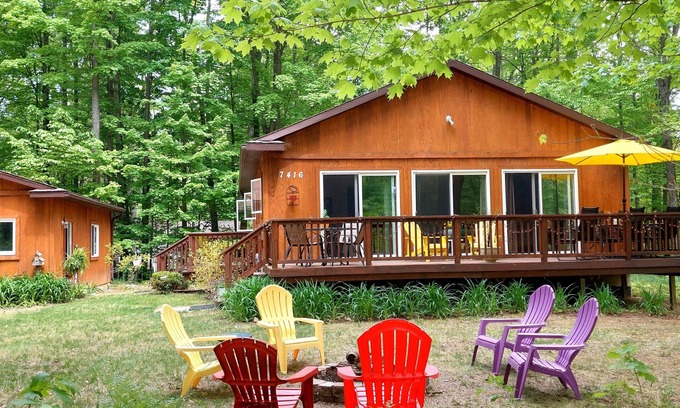 Lake Arrowhead House | Sidney's Cabin House in Lake Arrowhead - Gaylord, MI