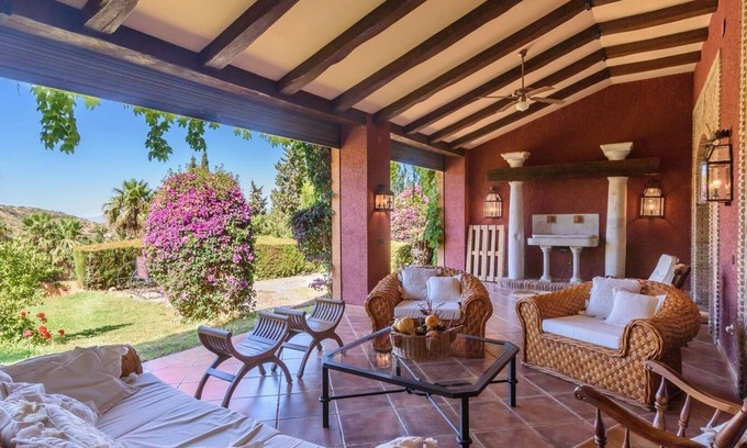 Alcaucin Villa | Sierra Tejeda - Casa de las Flores Alcaucín by Ruralidays