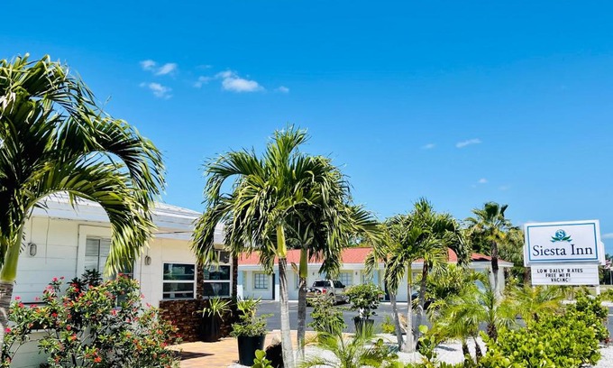 Indian Beach Sapphire Shores Hotel | Siesta Inn Sarasota - Indian Beach