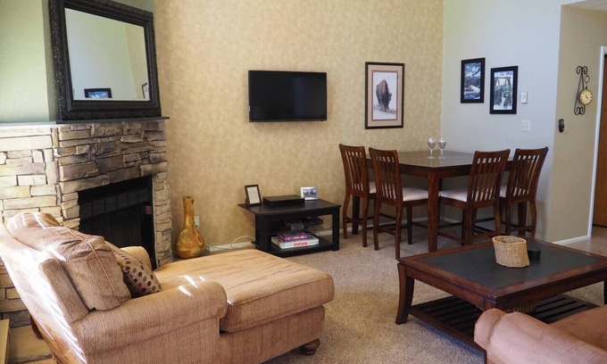 Wolf Creek Condo | Sigi's Longhorn Lodge WL1409 | Gym |Pool |Hot Tub
