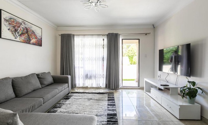Kempton Park Apartment | Signature Lodge
