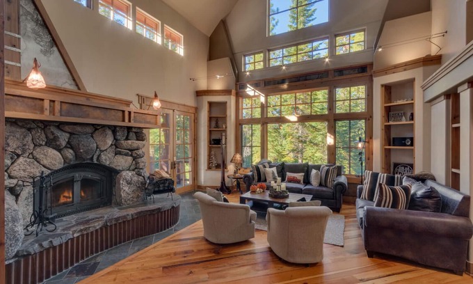 Truckee House | Signature Retreat on the 18th - TLUXP