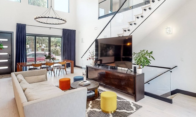 Englewood House | Silver Dollar - Unit A | Elegant house in Englewood with fireplace, gym, firepit
