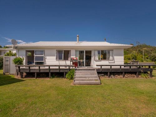 Cooks Beach House | Silver Sands - Cooks Beach Holiday Home