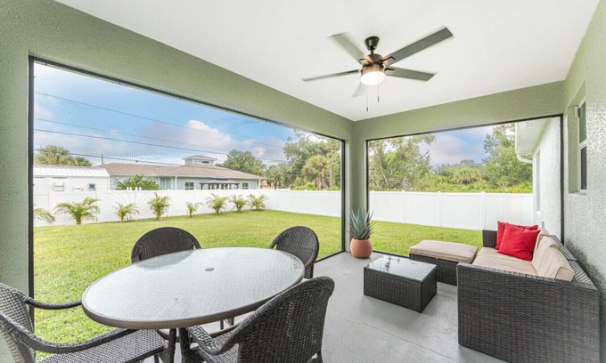 Englewood East Apartment | Silver Sands on Magee – Pet-Friendly Englewood Escape