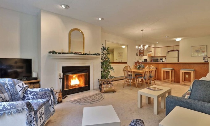 Ludlow Condo | Simple and Clean, Near Slopes - Ski With the Family