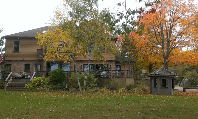 Lake Geneva House | Single Family 7 Bedroom 5 bath Lake House