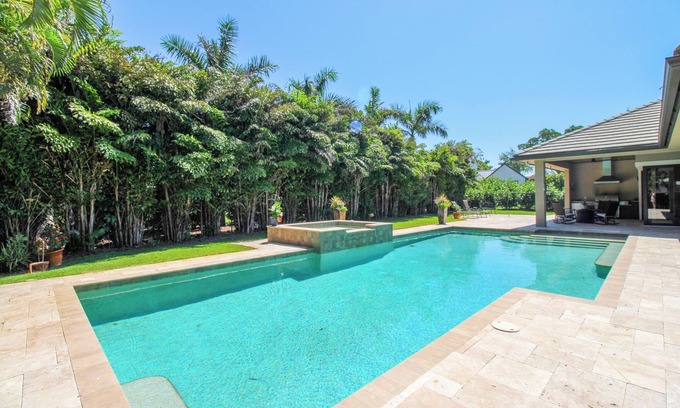 Moorings House | SINGLE FAMILY HOME/3 PLUS DEN BEDROOM-4.5 BATHS/ PRIVATE POOL AND SPA HOME