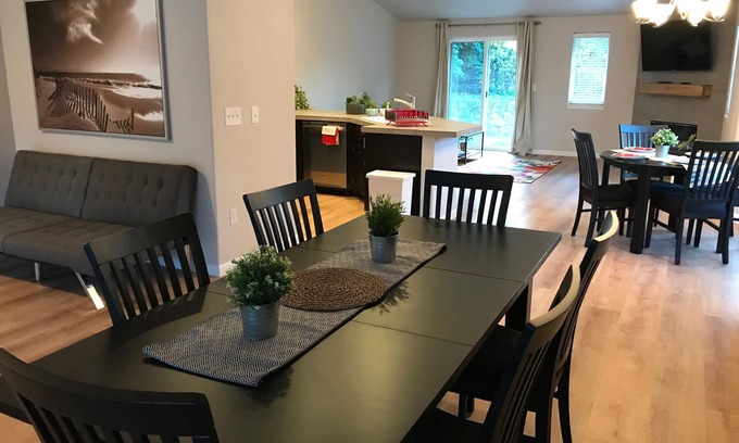 Bull Mountain House | Single Level new remodeled 3bedroom 2 full bath large yard Fenno creek Home