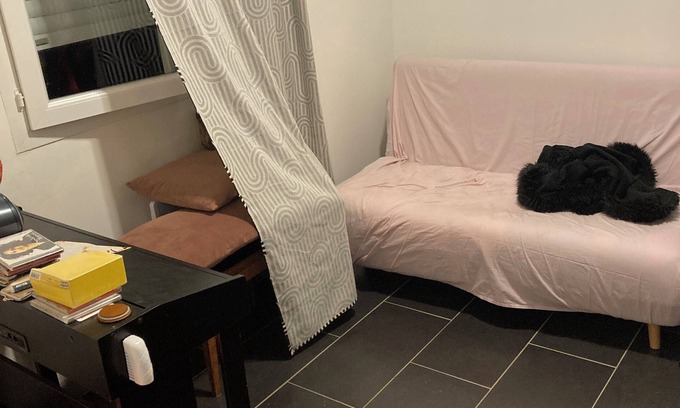 Castelmoron-sur-Lot Bed & Breakfast | Single-storey guest room with garden and shed double-glazed auto shutters