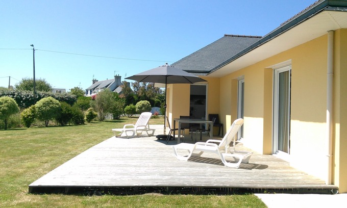 Penmarch House | Single storey house, enclosed land 400 m from the beach of pors-Carn