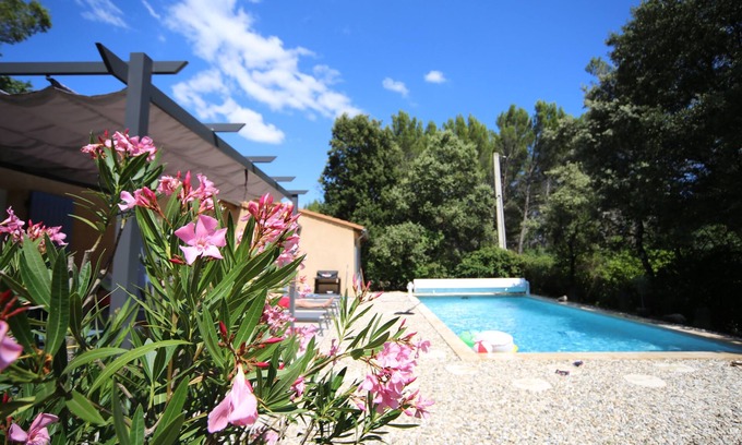 Grignan House | Single-storey villa with garden and private pool