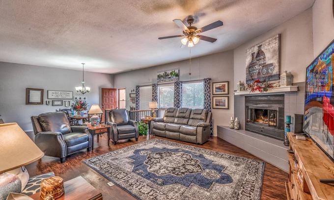Alto Cabin | Sisters Too | Amazing Location, Peaceful Views!