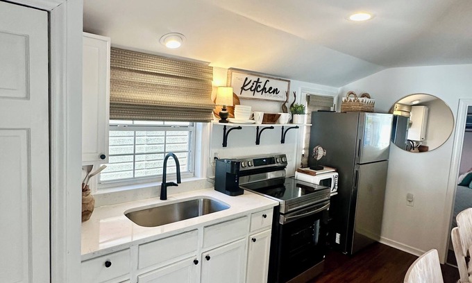 Myrtle Beach House | Site N40 Charmingly beautiful 2 bdrm newly remodeled bungalow Ocean Lakes!