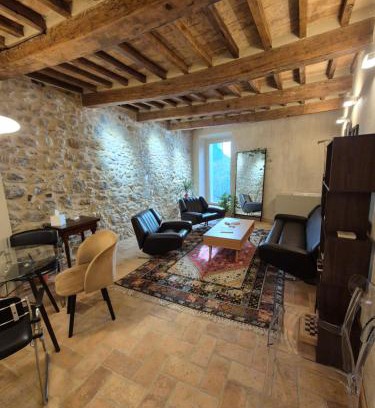 Allerona House | Six Keys Guesthouse