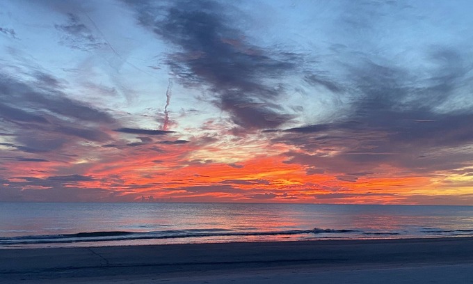 Indian Shores Cottage | Sixpence, Vintage Beachfront Experience