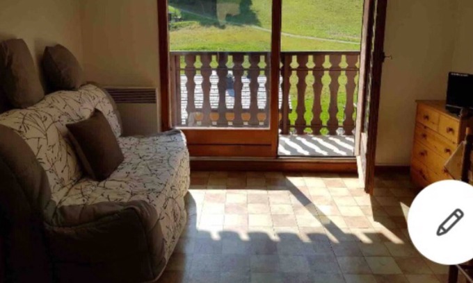 Le Biot Apartment | Ski apartment sleeps 4