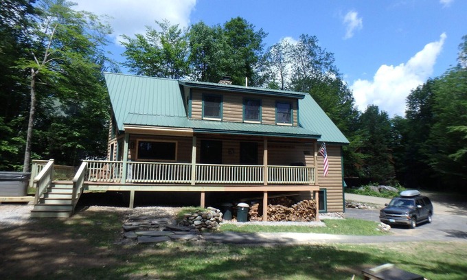 Sunday River Area Ski Chalet | Ski In/Out 5 STAR ON MTN Sunday River with a Hot Tub! Roadrunner Trail