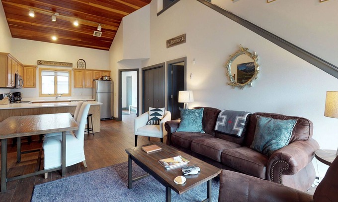 Big Horn House | Ski-in/out from this newly-remodeled townhome w/private hot tub