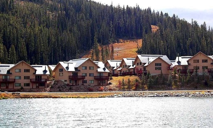 Big Horn House | Ski In/Out, Lake/Mtn views, HEPA air filters, HDTV's, Playstation, Netflix, HBO