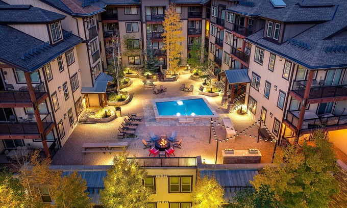 Winter Park House | Ski In Out Luxury Condo 3425 I Huge Hot Tub I Views I Best Price I FREE Adventures Daily