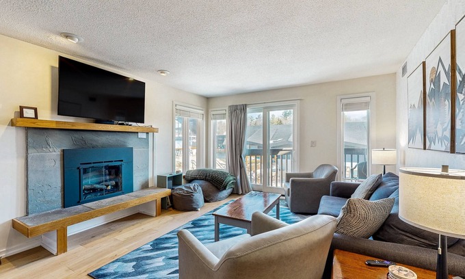 Ludlow Condo | Ski-in/out mountainside condo w/mountain views, private deck, fireplace, w/d