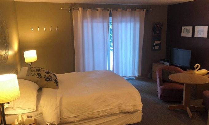 Powder Mountain Cabin | Ski in/out room with Queen and Full futon. Sleeps 4
