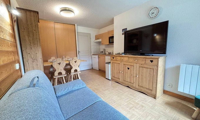 Flumet Apartment | Ski-in/Ski-out Apartment with Indoor Pool and Mountain Decor