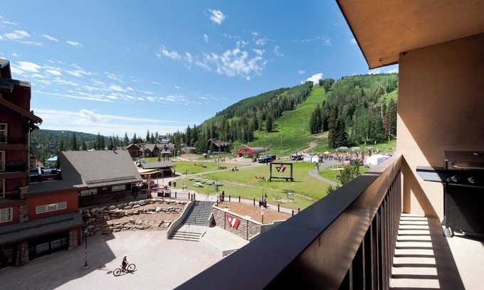 Purgatory Condo | Ski in/Ski Out Condo in Main Plaza - Corner Unit - Views of the Slopes