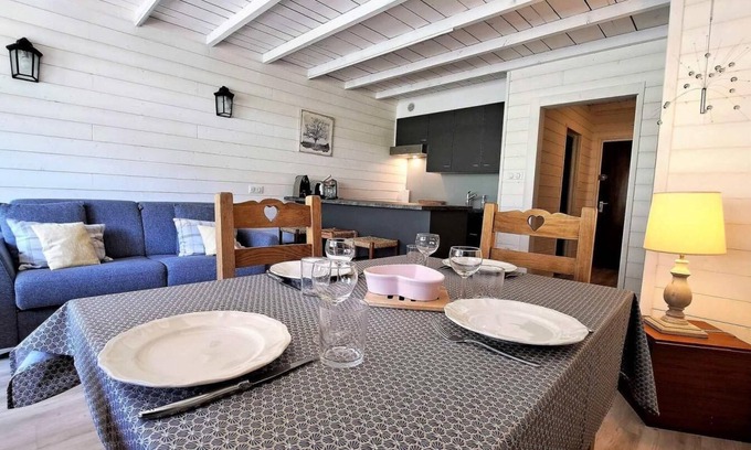 Pra Loup Apartment | Ski-in/ski-out & foot of the slopes, Ground floor, terrace, tv, ski locker, 60m², Pra Loup