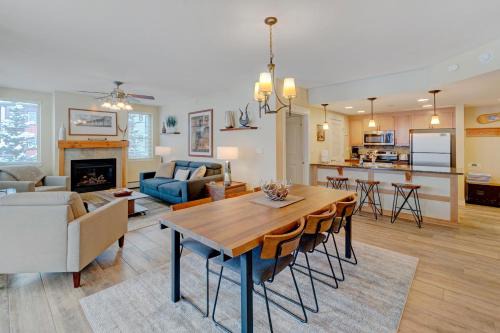 Winter Park House | Ski In Ski Out Luxury Condo 4475 With Huge Hot Tub I Great Views I Best Price I FREE Adventures Daily