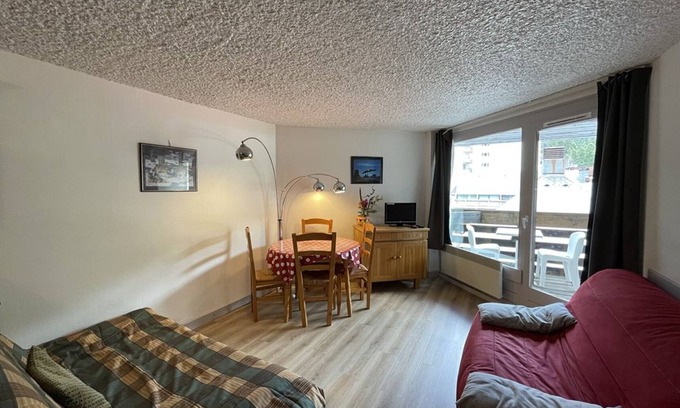 Laveissiere Apartment | Ski-in/Ski-out Studio, South-East Balcony, Sleeps 4, Shops Onsite