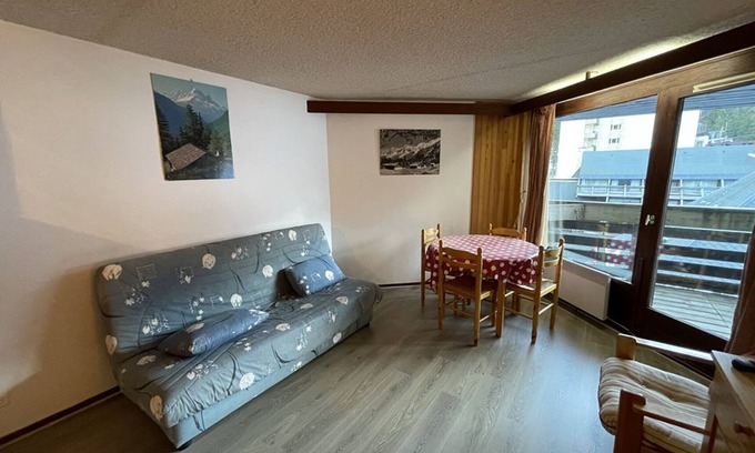 Laveissiere Apartment | Ski-In/Ski-Out Studio with Balcony – 2nd Floor, Near Shops & Ice Rink, Pets Welcome
