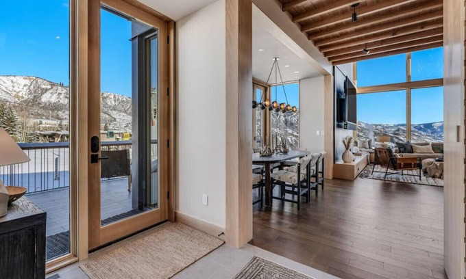 Snowmass Village House | Ski-in/Ski-out Havens Fanny Hill