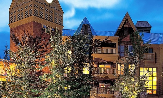 Blackcomb Resort | 🎿 Ski Paradise at Hilton Embarc Whistler Resort - 2 Bedroom - Sleeps 6