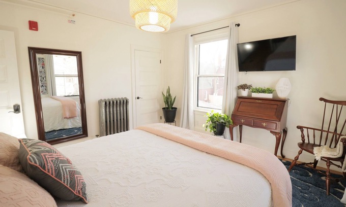 West End Hotel | Skolfield Inn, Parking, Self-check-in, Garden 4