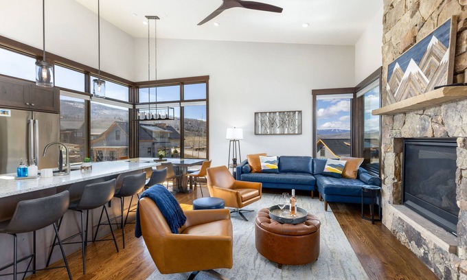 Silverthorne House | Sky Aspen Chalet. 3 BR, 3 Bath Sngl Fam- Near Skiing! Amenities! Views! Monthlys