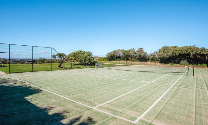 Portsea House | Sky High Majestic Views