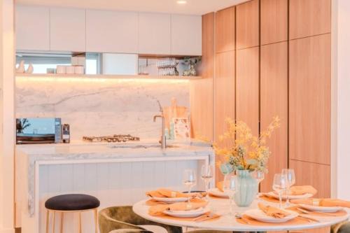 Brisbane Central Business District Apartment | Sky Palace — Luxe Queen’s Wharf Apt + Carpark