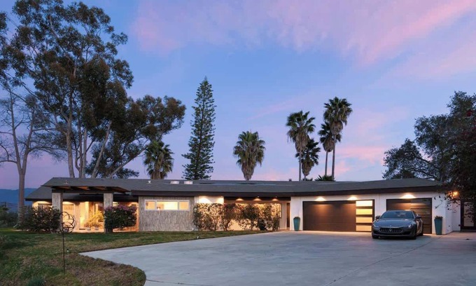 Fallbrook House | Sky Ridge: Indoor Pool, Privacy, Wine Country