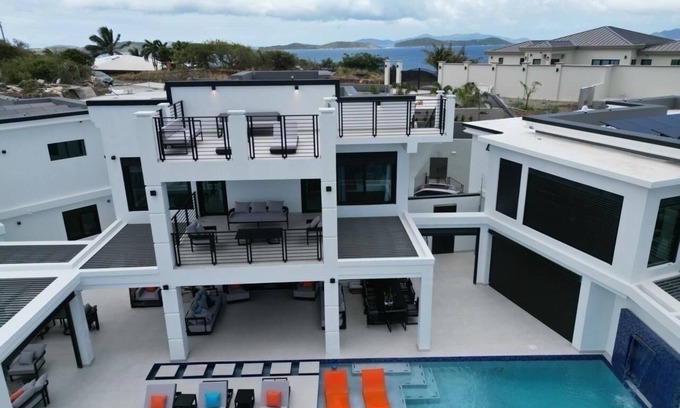 Nazareth Villa | Sky View Villa -Center w/Pickleball Court