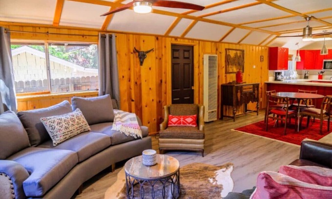 Idyllwild Cabin | Skylight Cabin - 2 Minutes Away from Town!