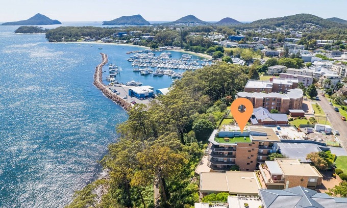 Nelson Bay Apartment | Skyline, 4,12 Thurlow Avenue - Unit with stunning views, air conditioning and Wi-Fi