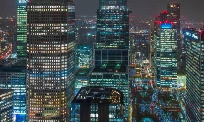 Canary Wharf Apartment | Skyline Oasis