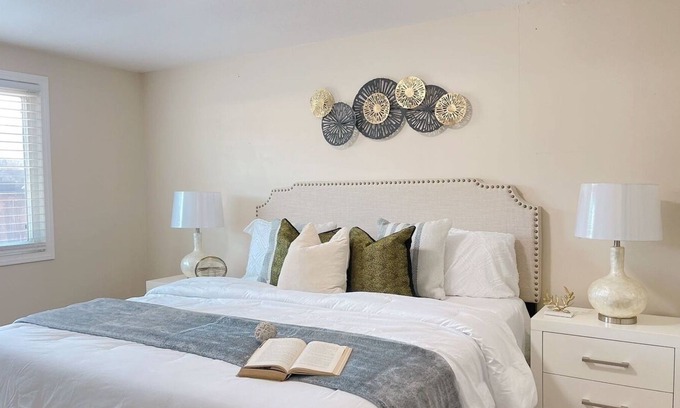 Mira Loma House | Skyline Paradise