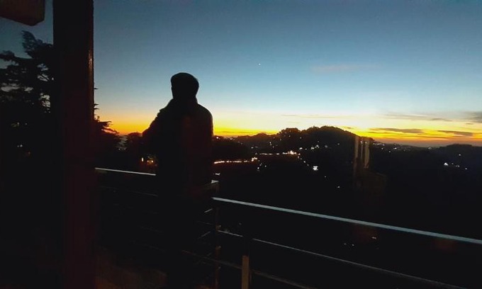 Shimla Apartment | Skyline View mountain Home